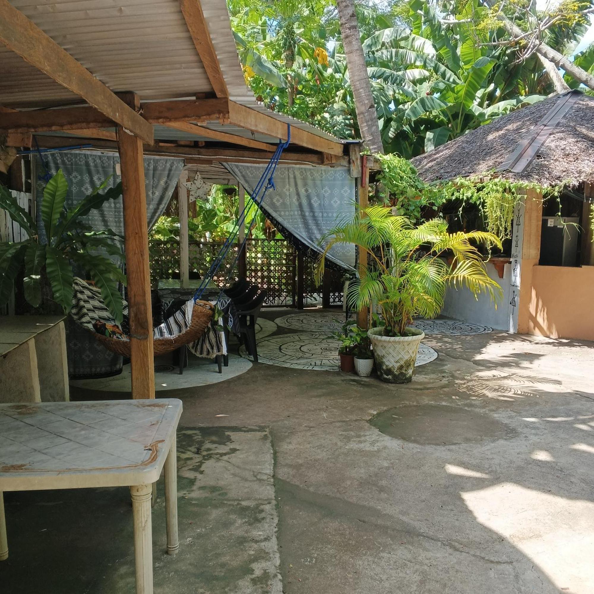Hotel Two Crazy Monkeys Bakhawan Exterior foto